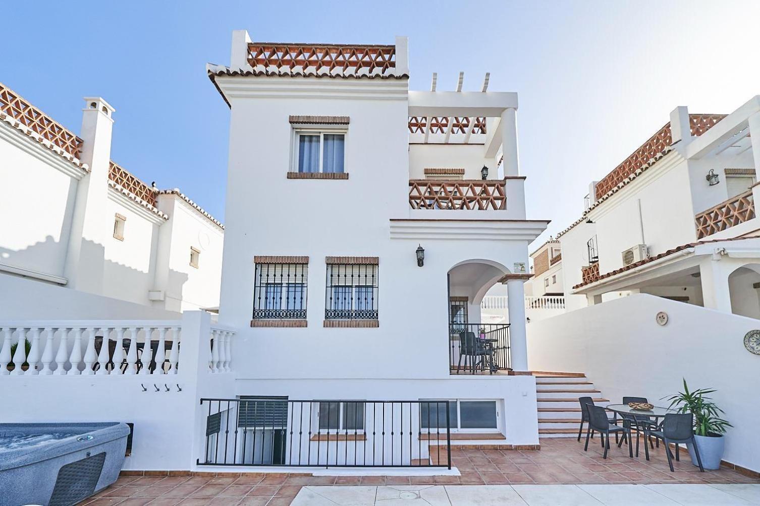 Villa Pura - Private Jacuzzi & Heated Pool Nerja Ngoại thất bức ảnh