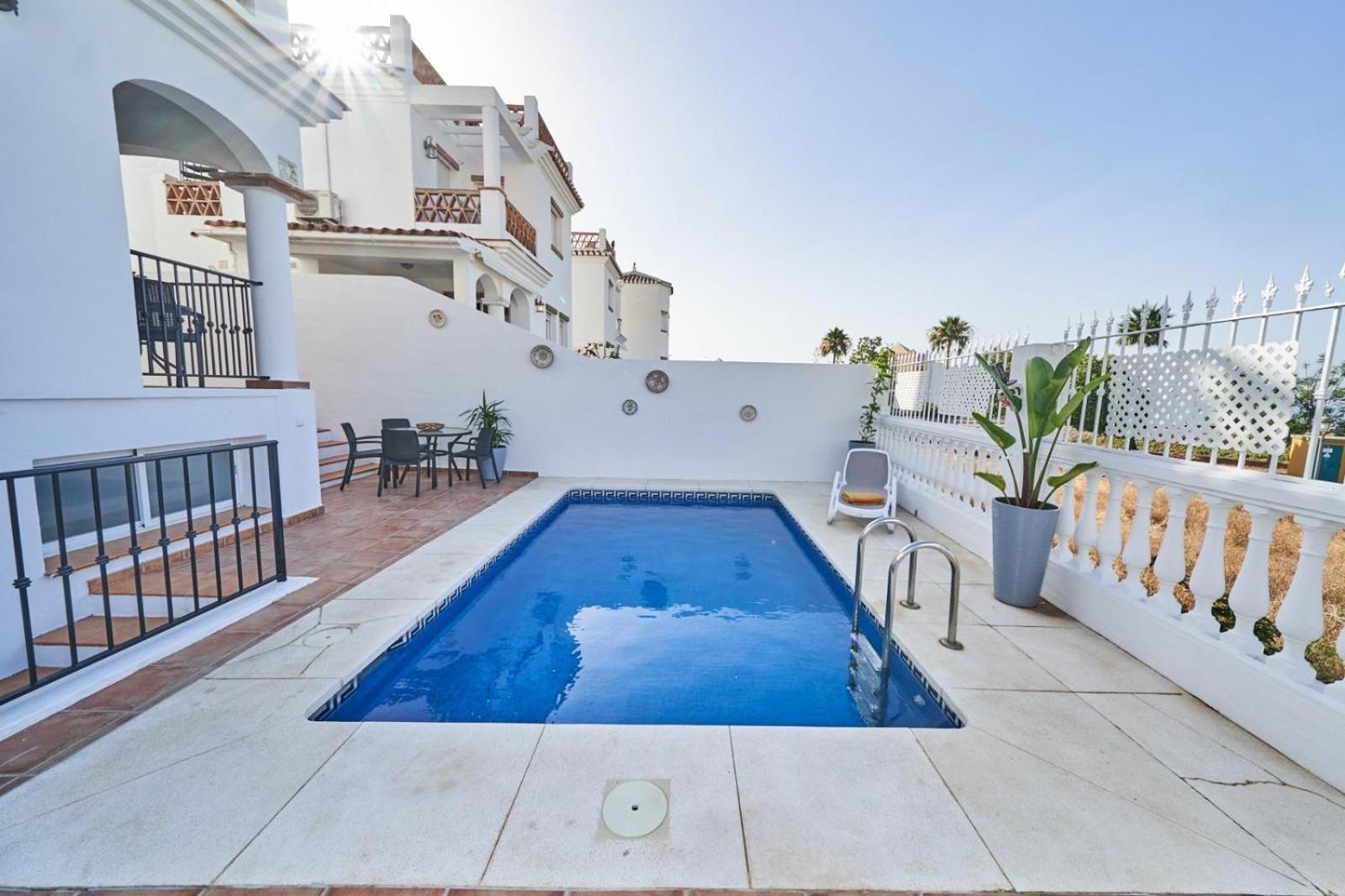 Villa Pura - Private Jacuzzi & Heated Pool Nerja Ngoại thất bức ảnh
